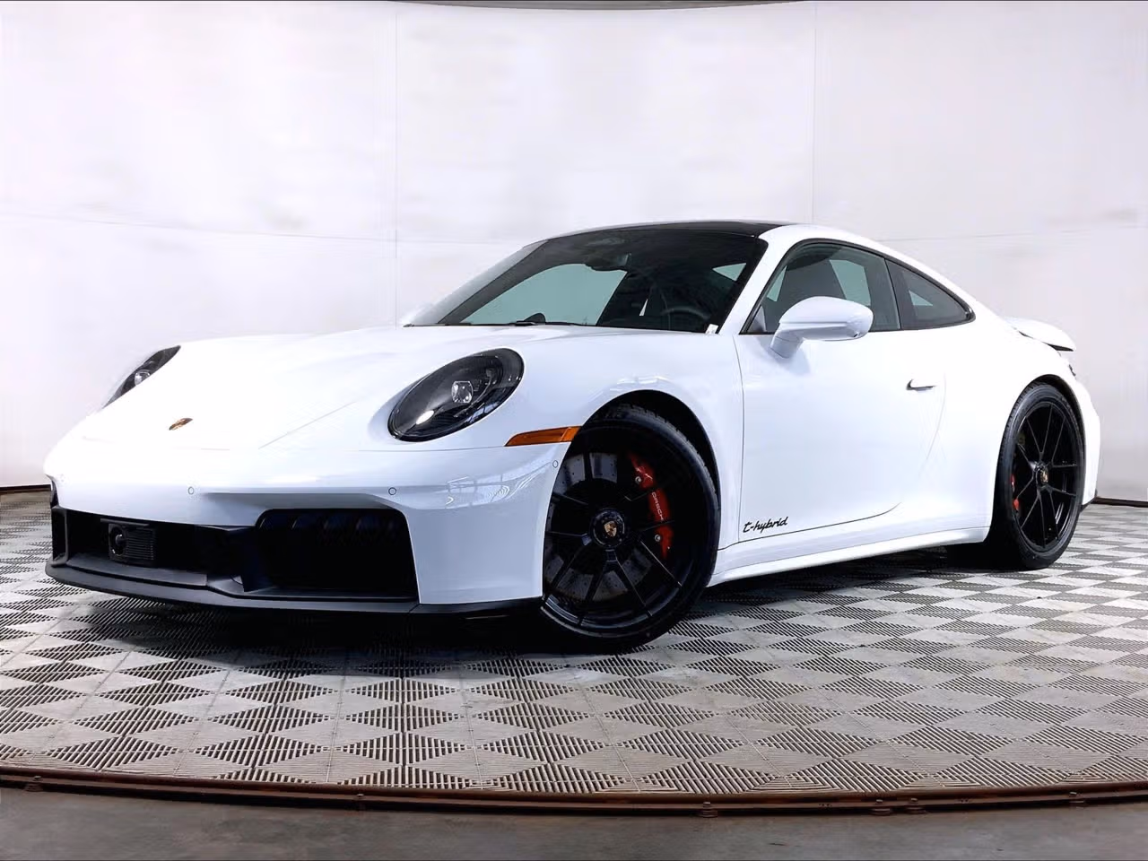 
           New 
        2026 Porsche 911