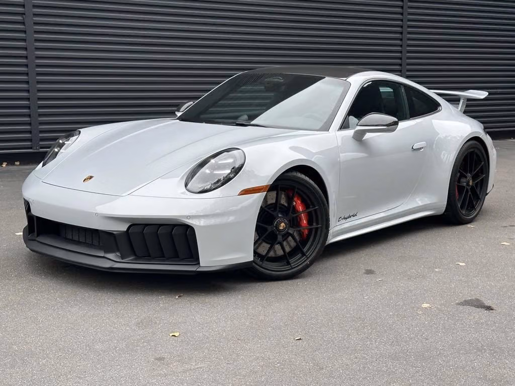 
           New 
        2026 Porsche 911