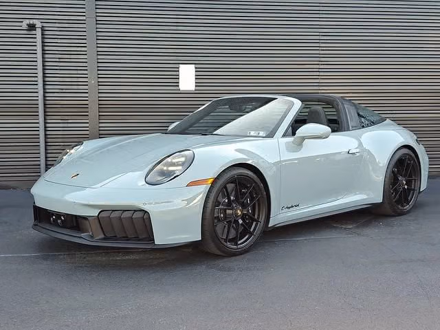 
           
        2025 Porsche 911