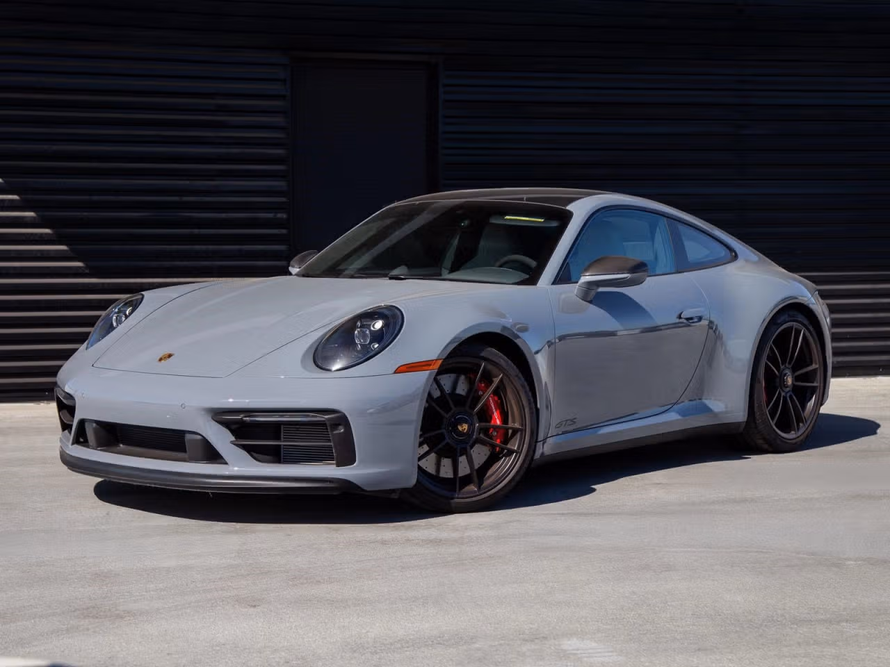 
           
        2024 Porsche 911