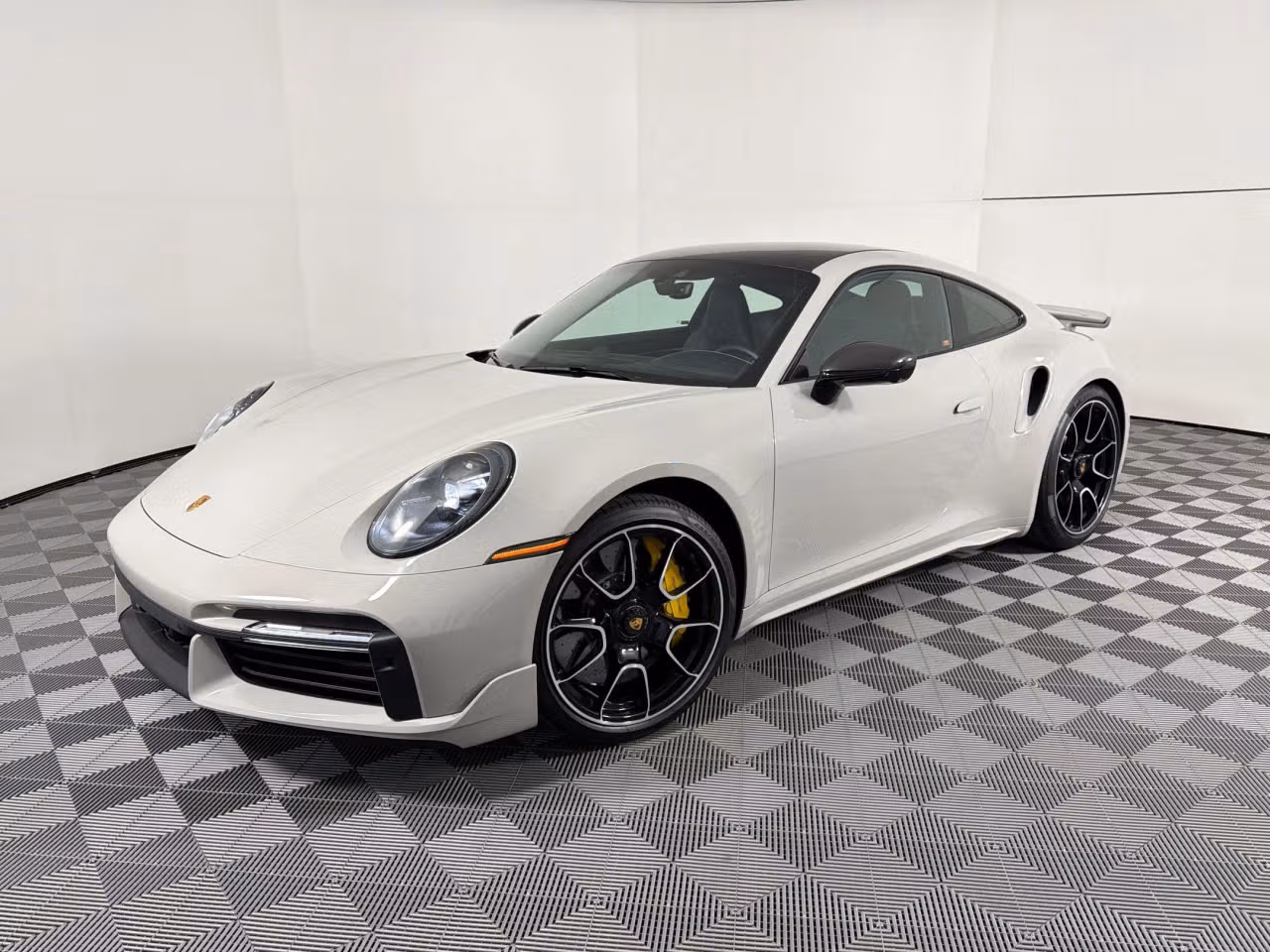 
           
        2024 Porsche 911