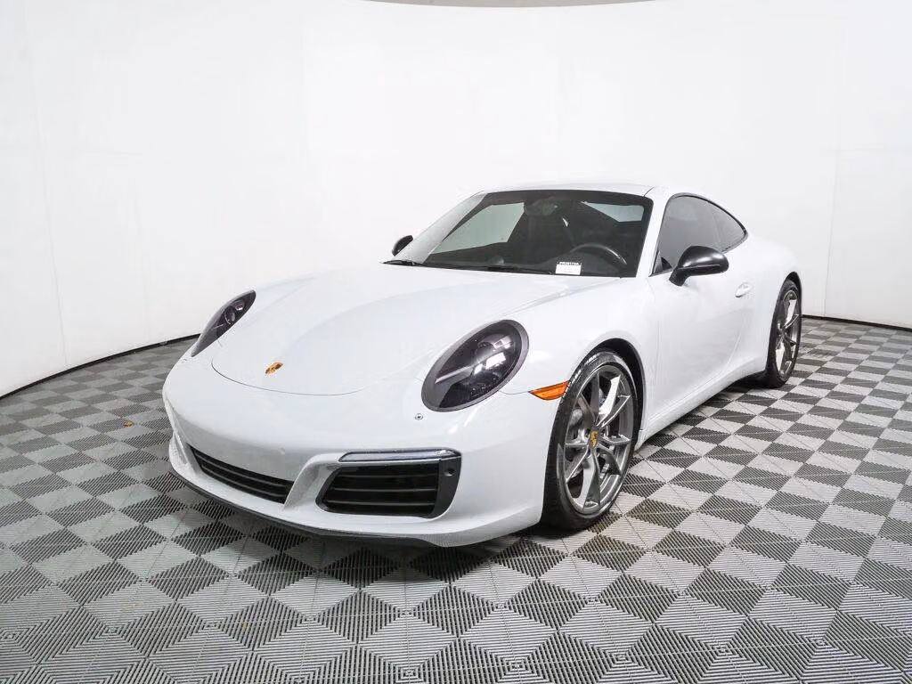
           
        2017 Porsche 911