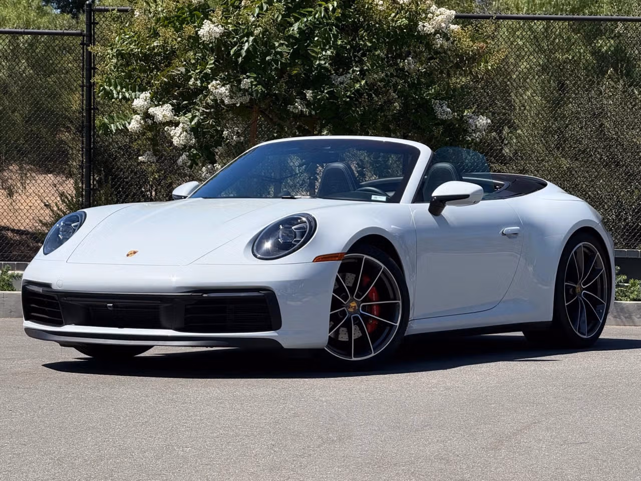 
           
        2022 Porsche 911
