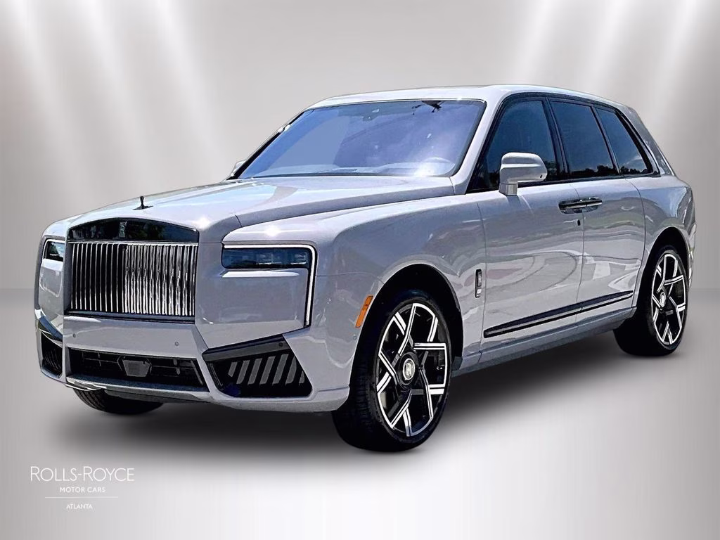 mph000_1742774954_sla33ha02vu236755_2027_rolls_royce_black_badge_cullinan_tempest_grey_1_111513_6bd25bed05