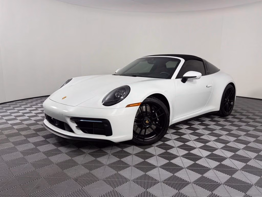 
           
        2022 Porsche 911
