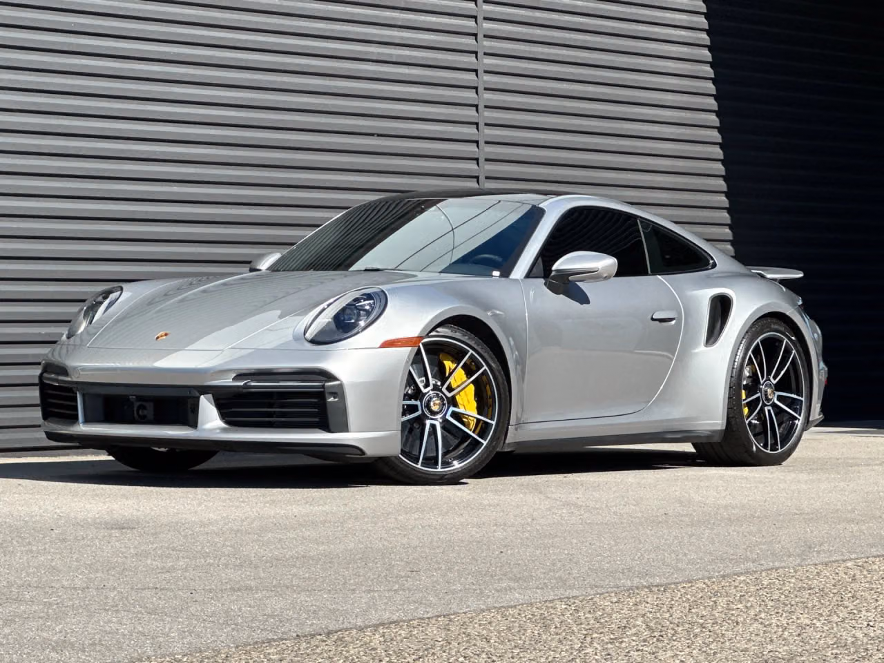 
           
        2022 Porsche 911
