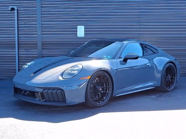 
           
        2025 Porsche 911