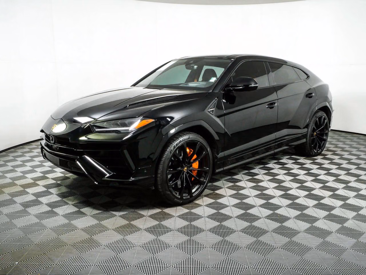 
           
        2024 Lamborghini Urus