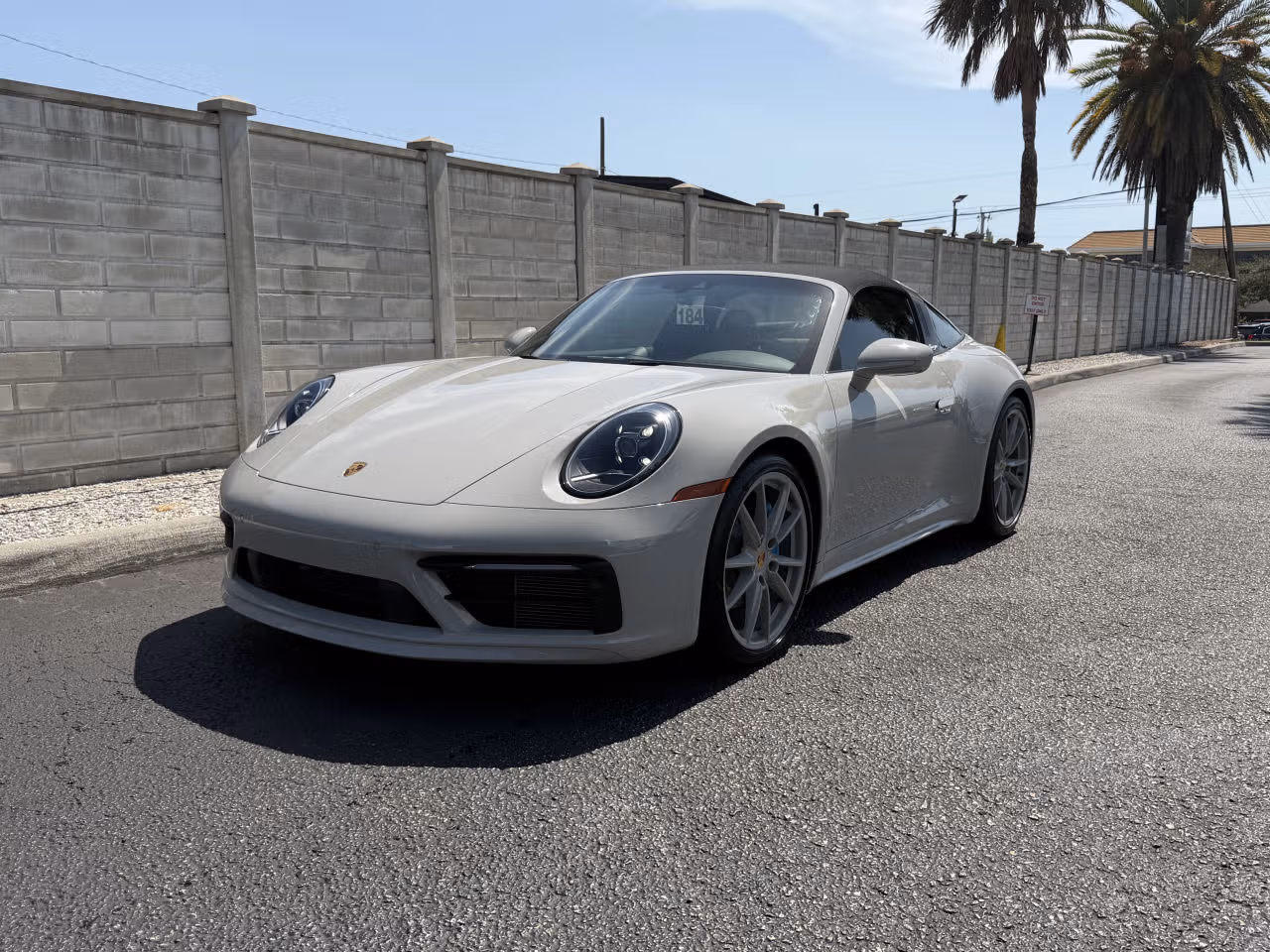 
           
        2022 Porsche 911