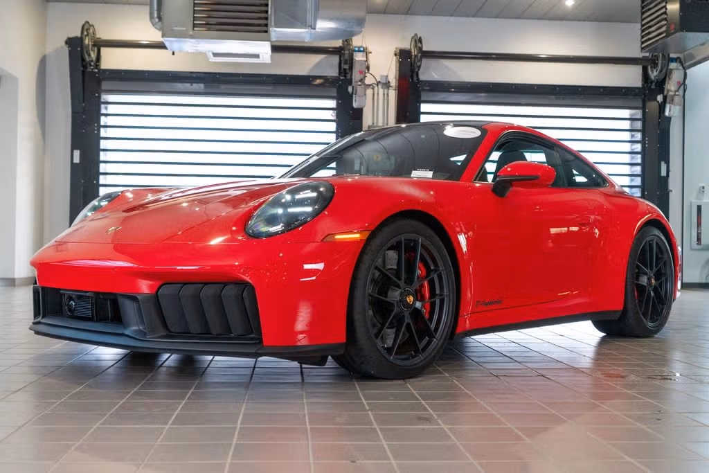 
           
        2025 Porsche 911