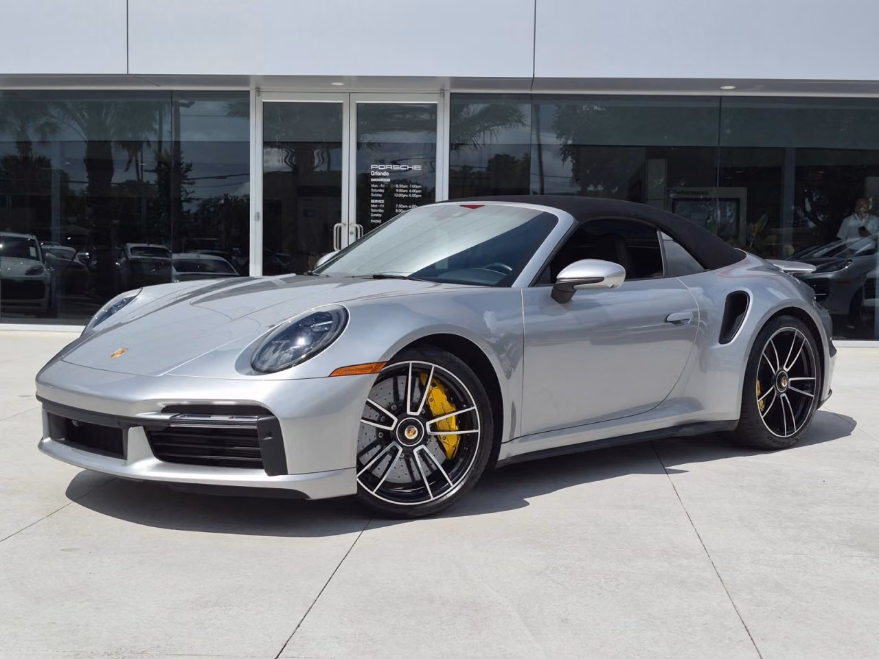 
           
        2022 Porsche 911