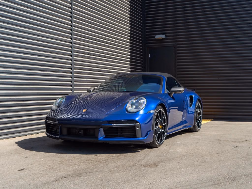 
           
        2021 Porsche 911