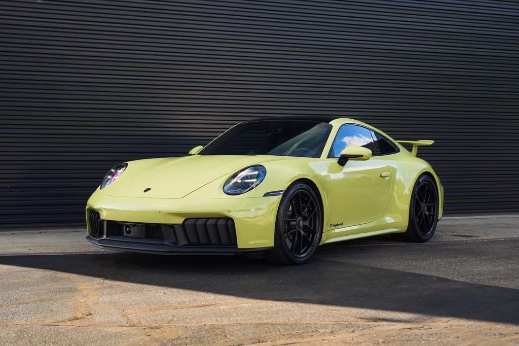 
           
        2025 Porsche 911