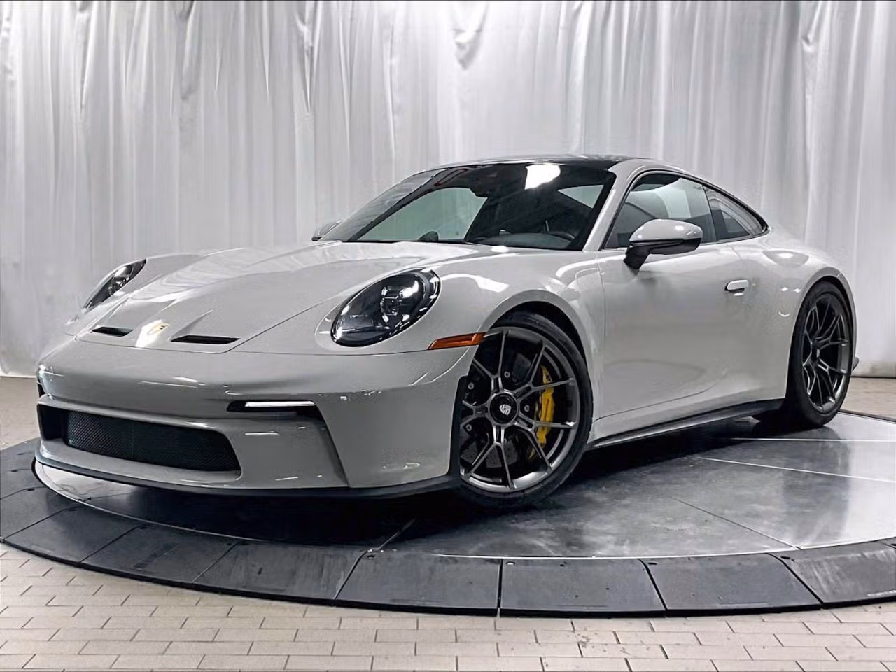 
           
        2022 Porsche 911