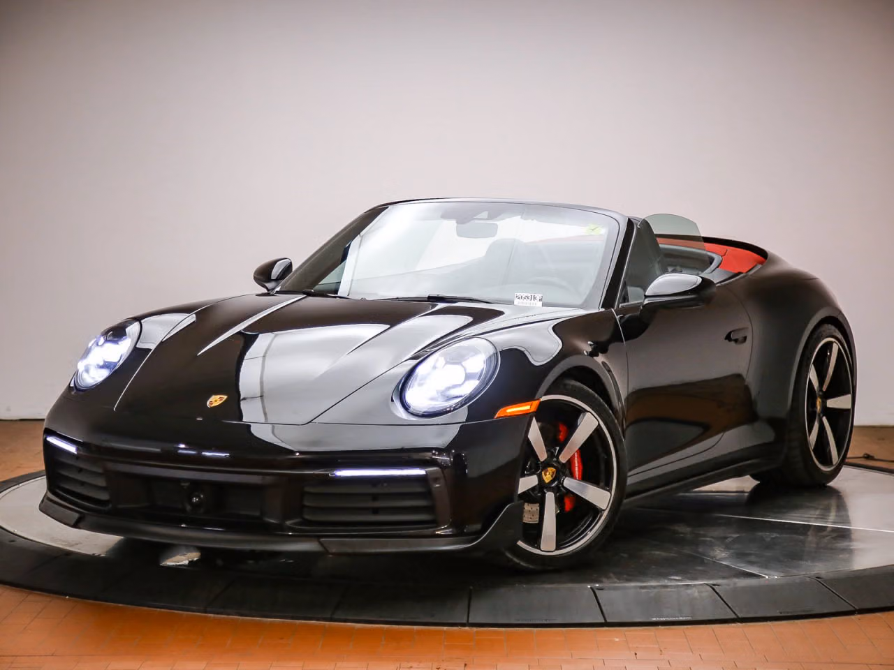 
           
        2022 Porsche 911