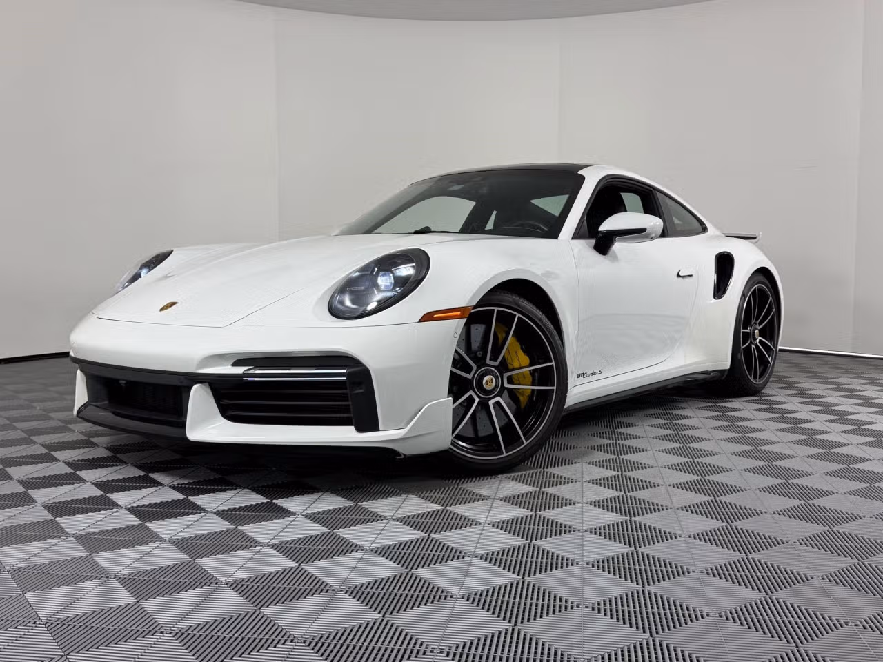 
           
        2022 Porsche 911