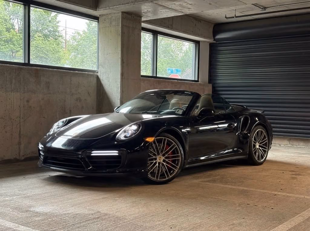 
           
        2017 Porsche 911