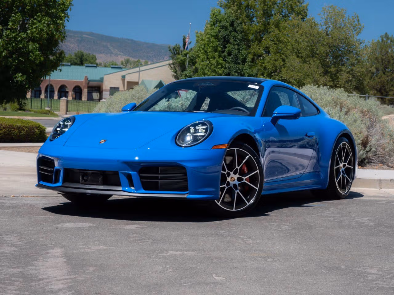
           New 
        2026 Porsche 911