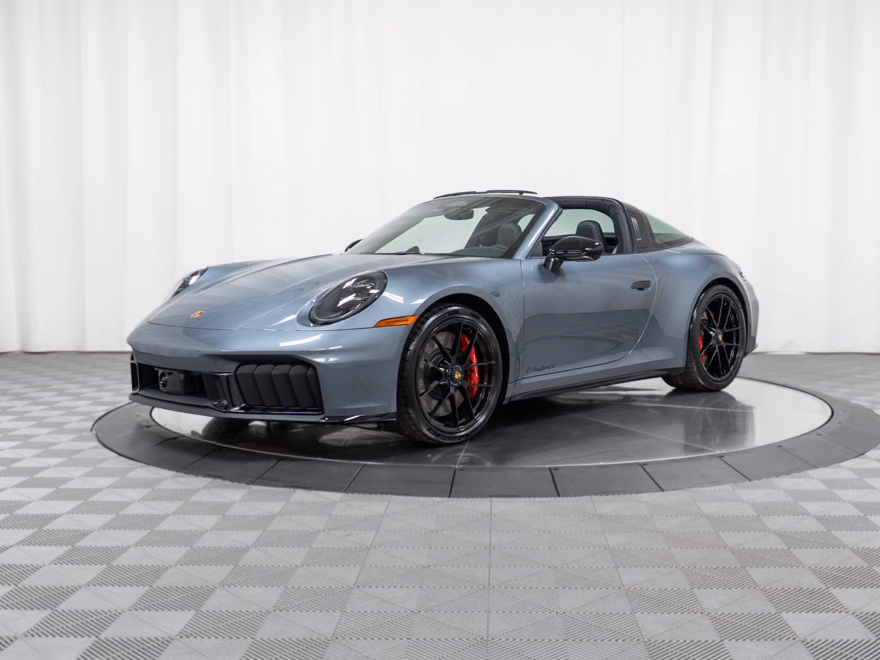 
           New 
        2026 Porsche 911