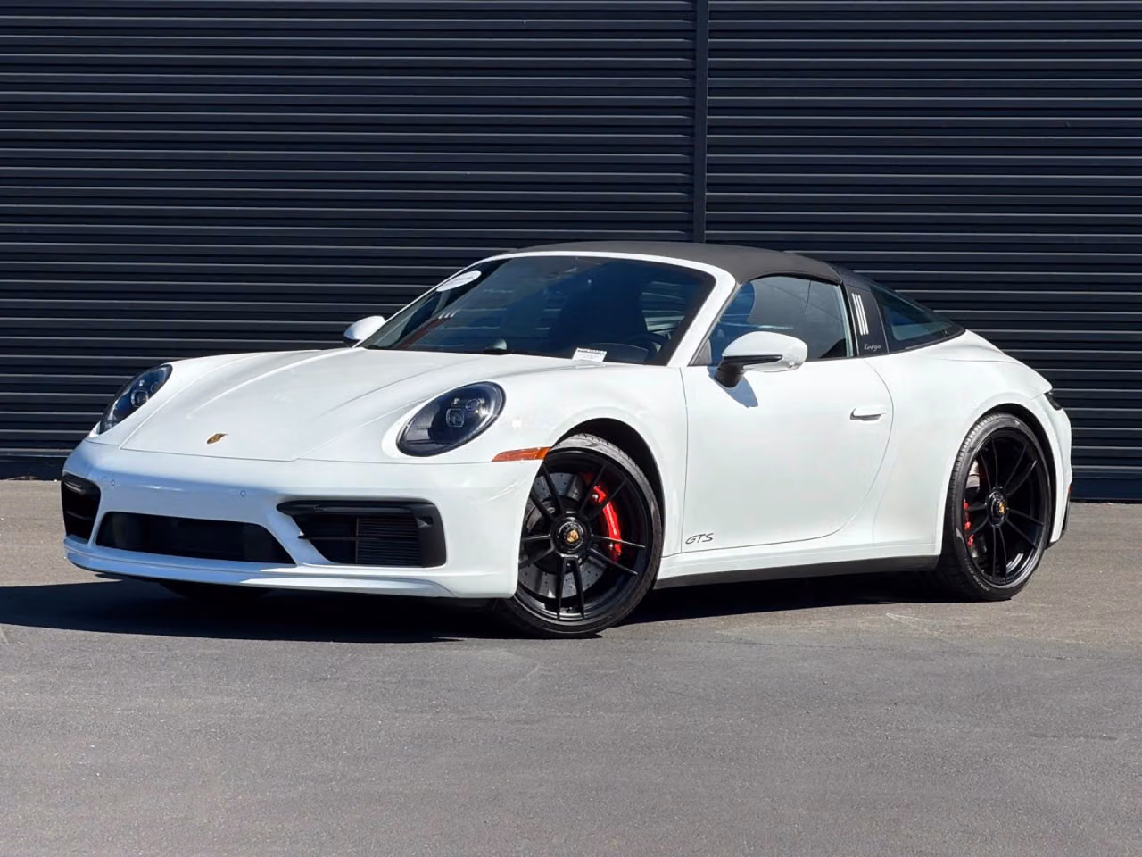 
           
        2023 Porsche 911