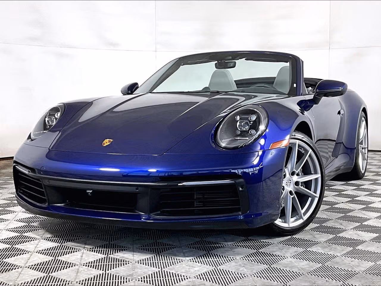 
           
        2022 Porsche 911