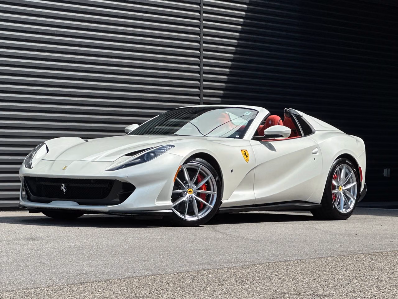 
           
        2023 Ferrari 812 GTS