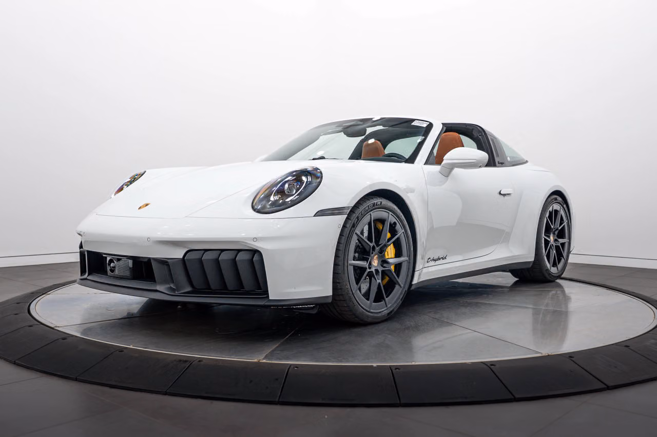 
           New 
        2026 Porsche 911