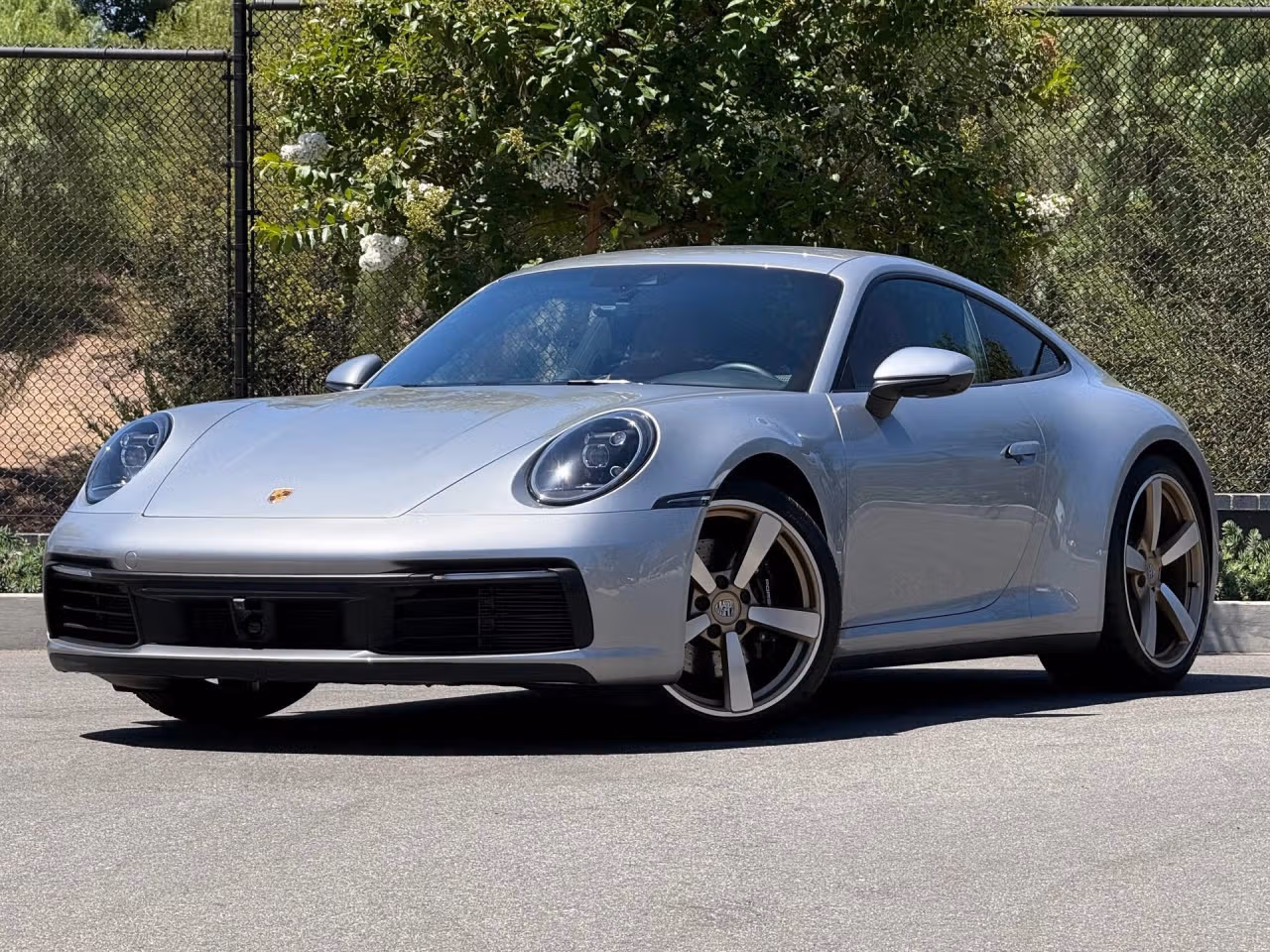 
           
        2024 Porsche 911