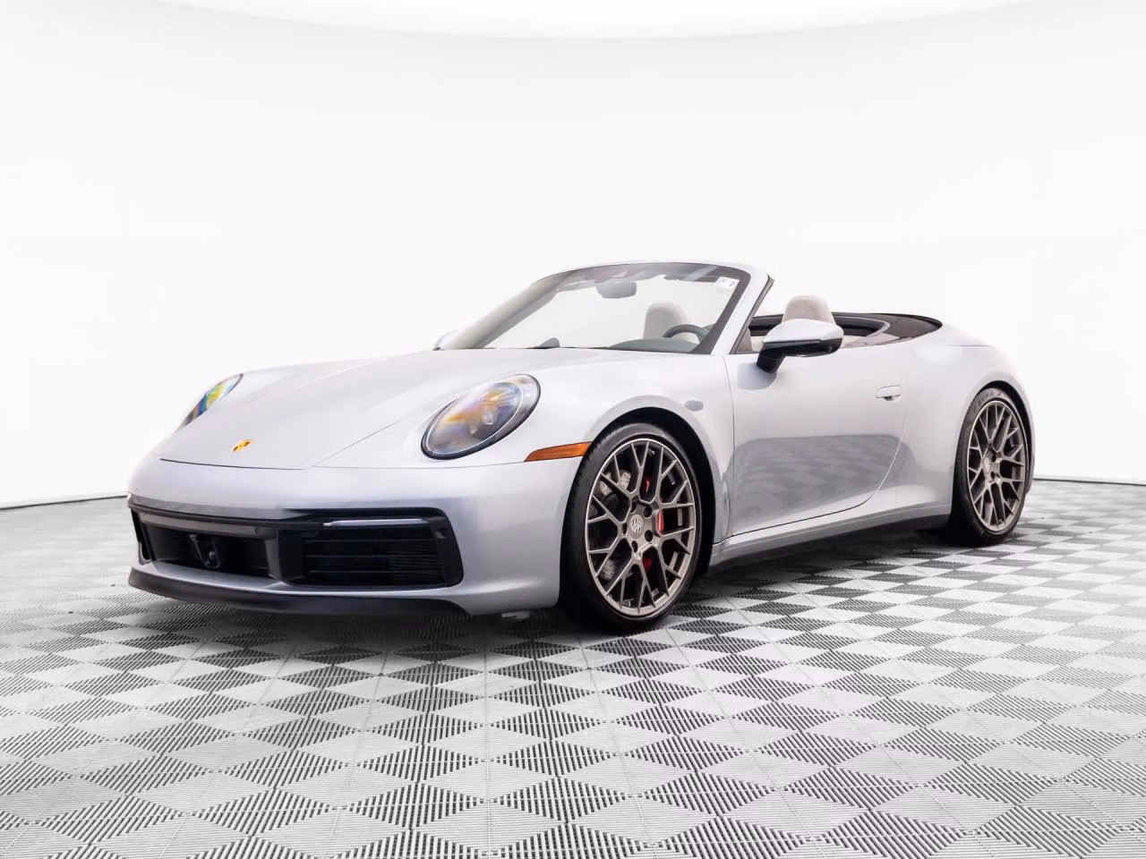 
           
        2020 Porsche 911
