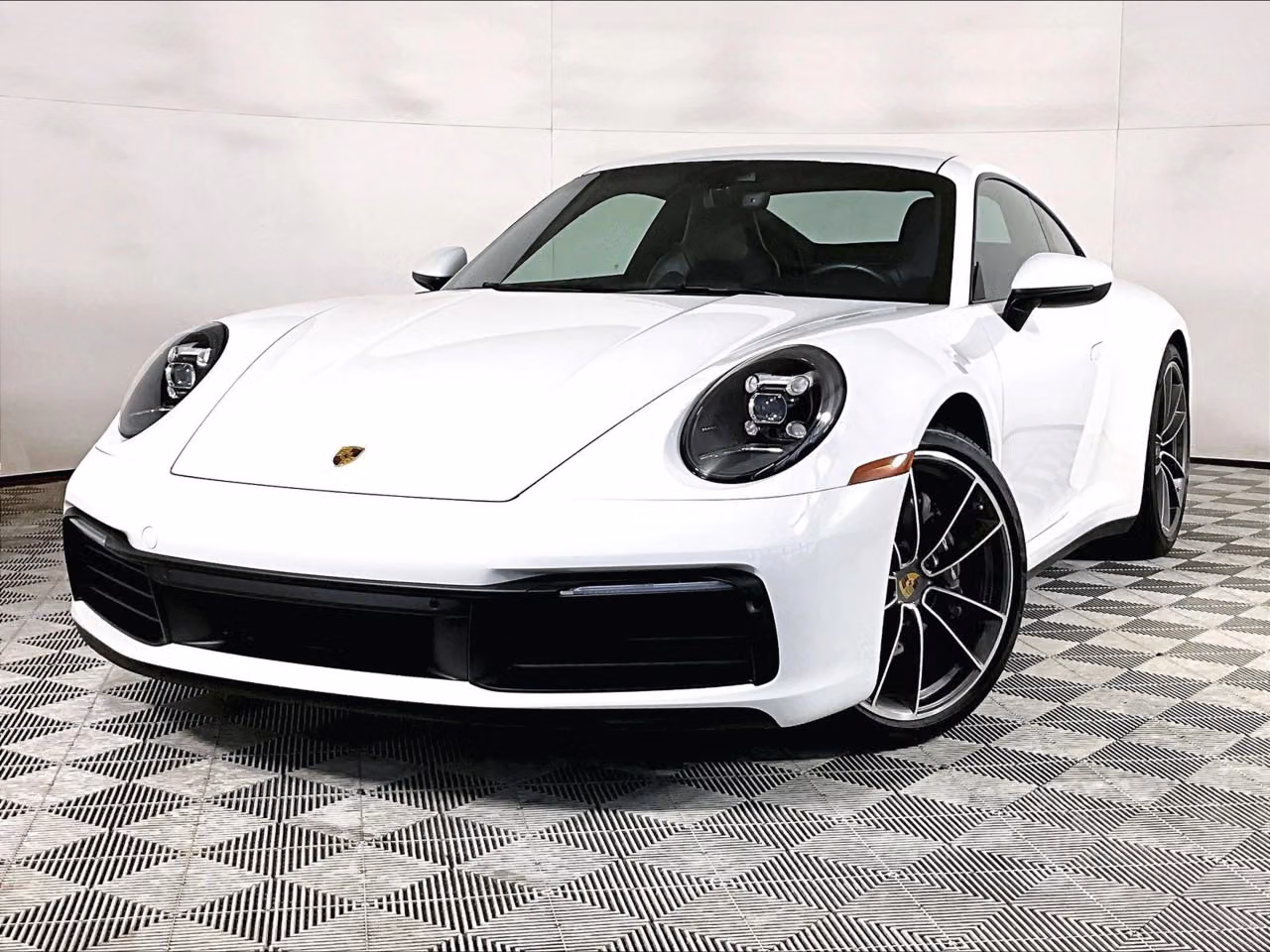 
           
        2020 Porsche 911