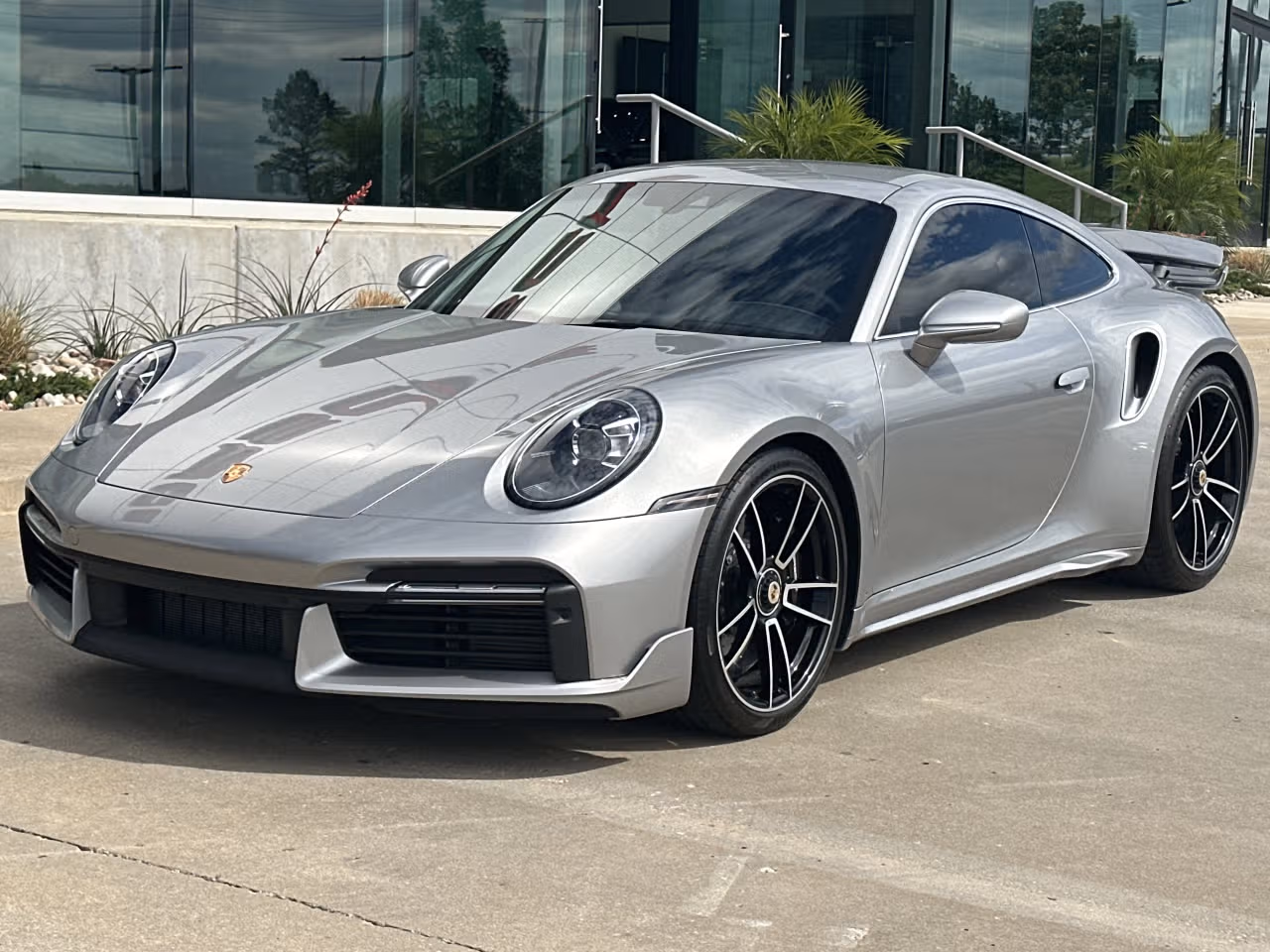 
           
        2022 Porsche 911