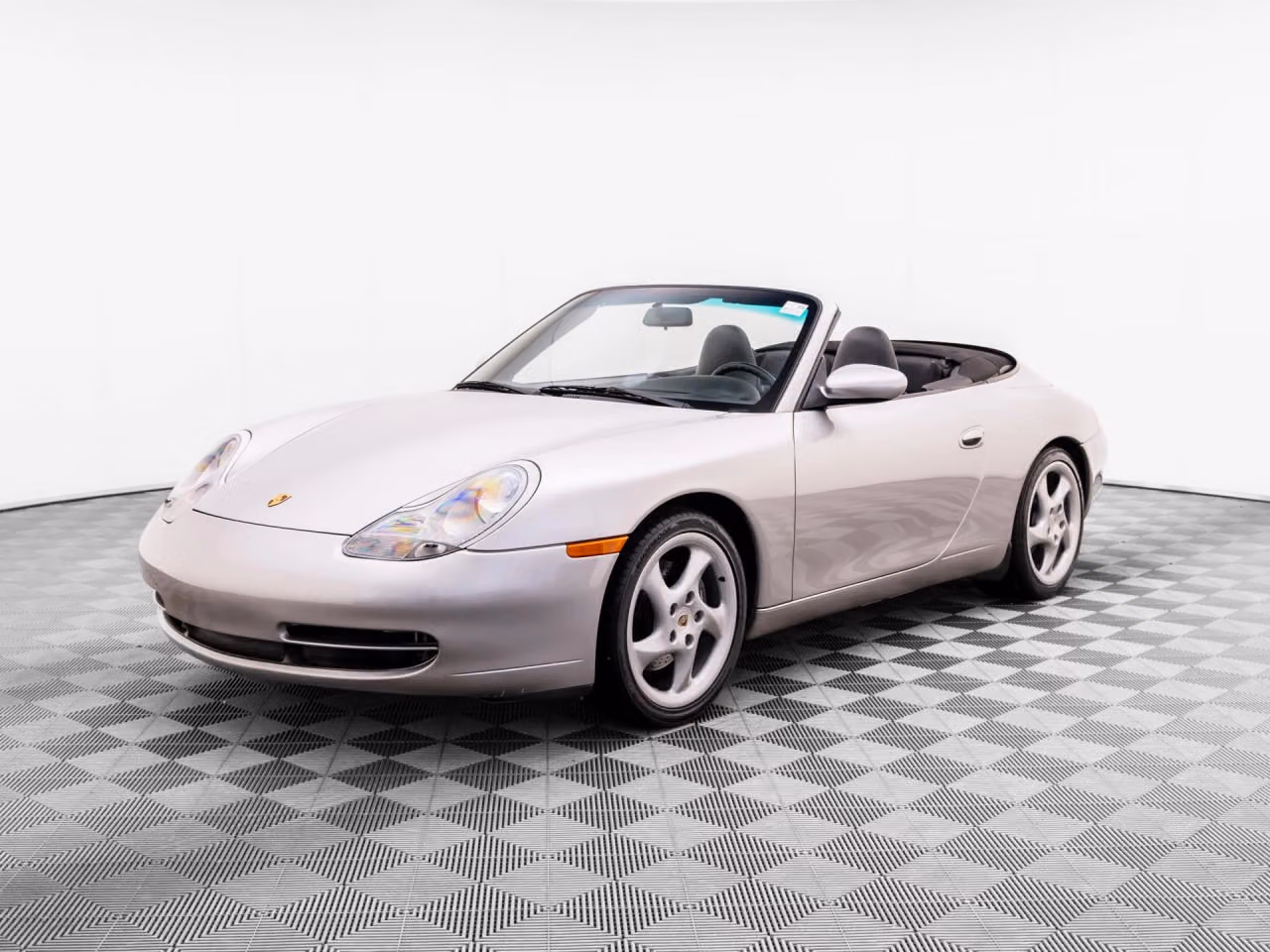 
           
        2000 Porsche 911