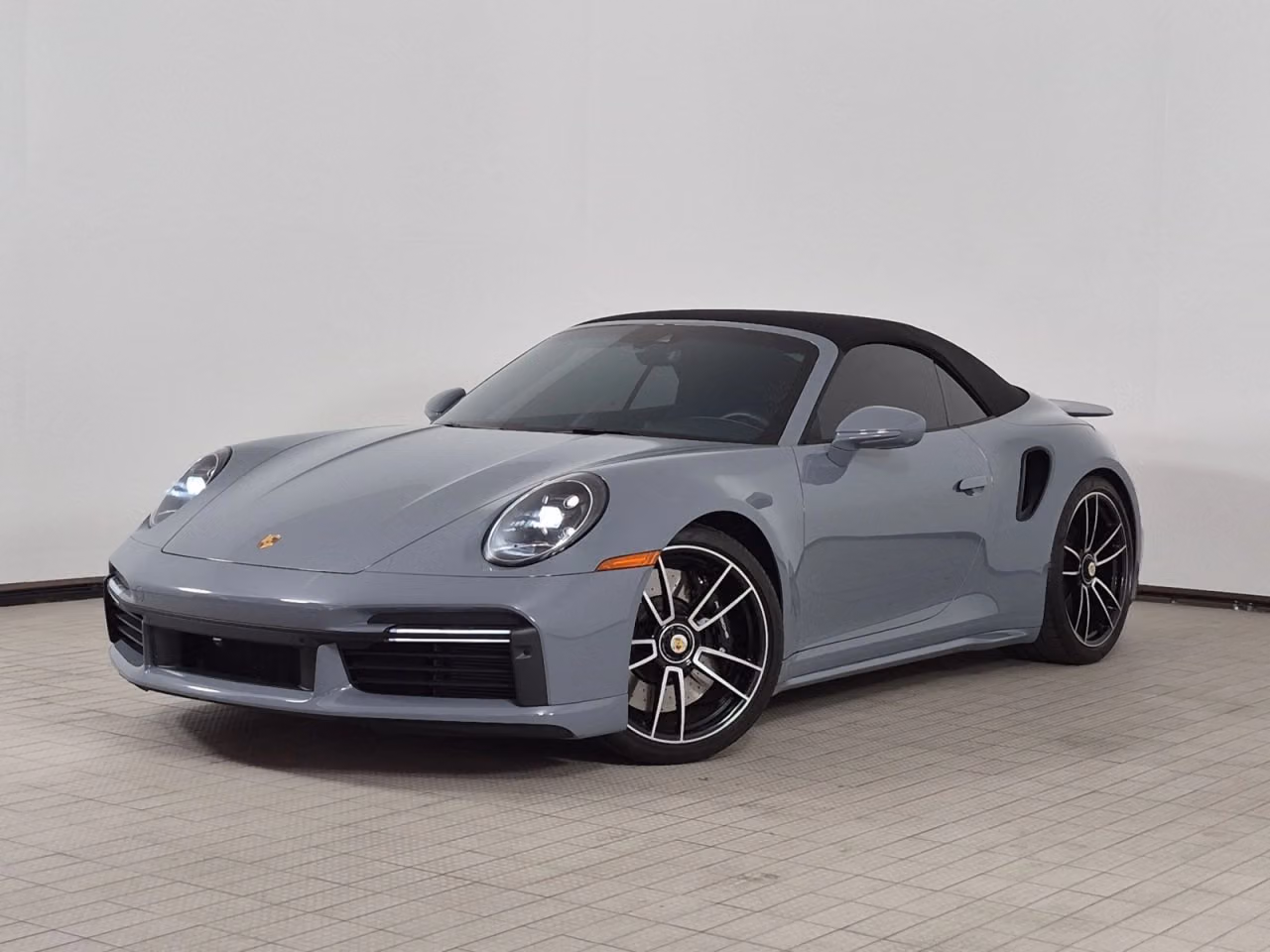 
           
        2024 Porsche 911