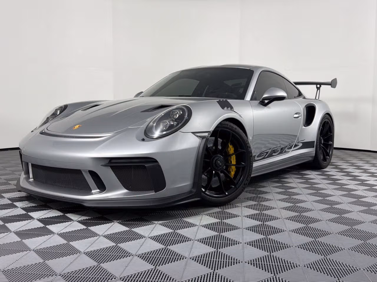 
           
        2019 Porsche 911