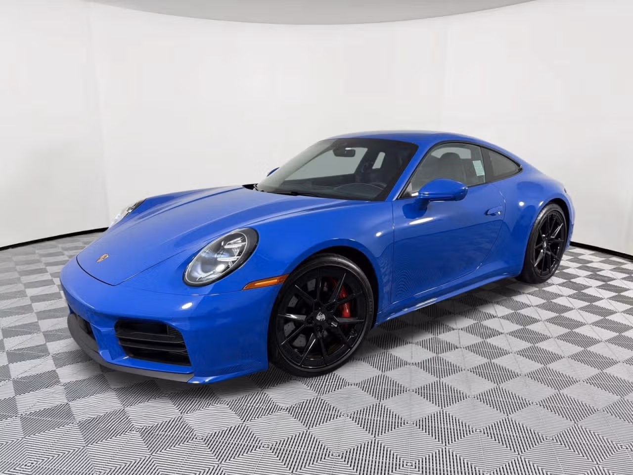 
           
        2025 Porsche 911