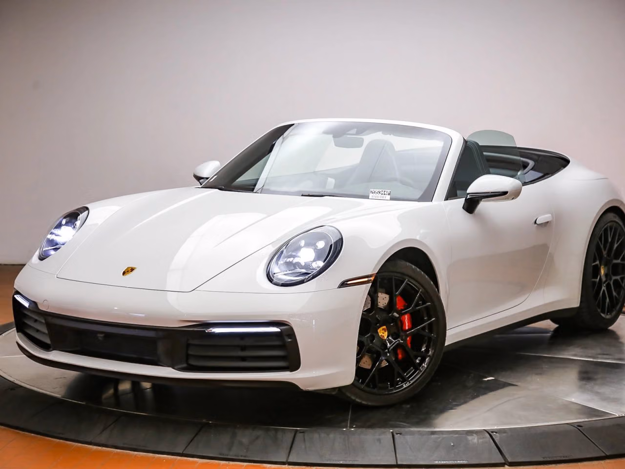 
           
        2024 Porsche 911