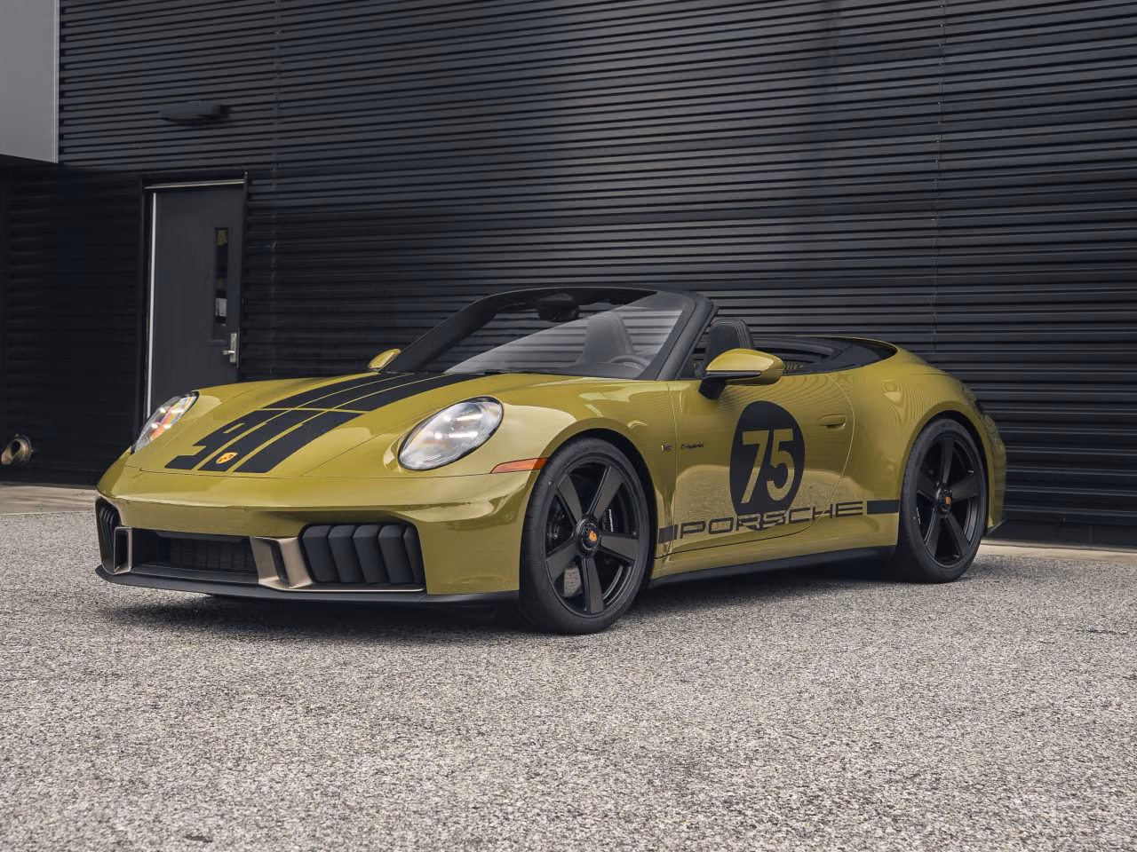 
           New 
        2026 Porsche 911
