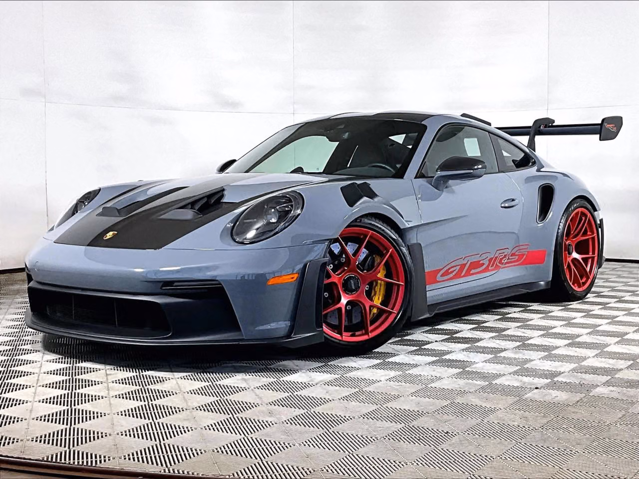 
           
        2024 Porsche 911