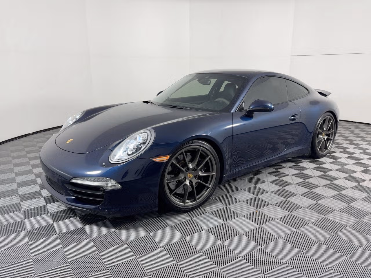 
           
        2016 Porsche 911