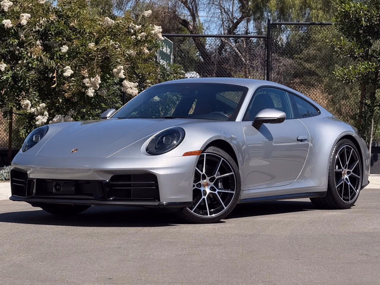 
           
        2025 Porsche 911