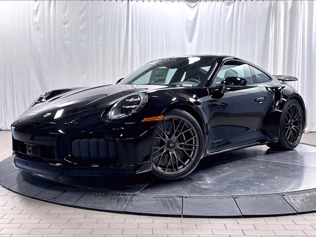 
           New 
        2026 Porsche 911