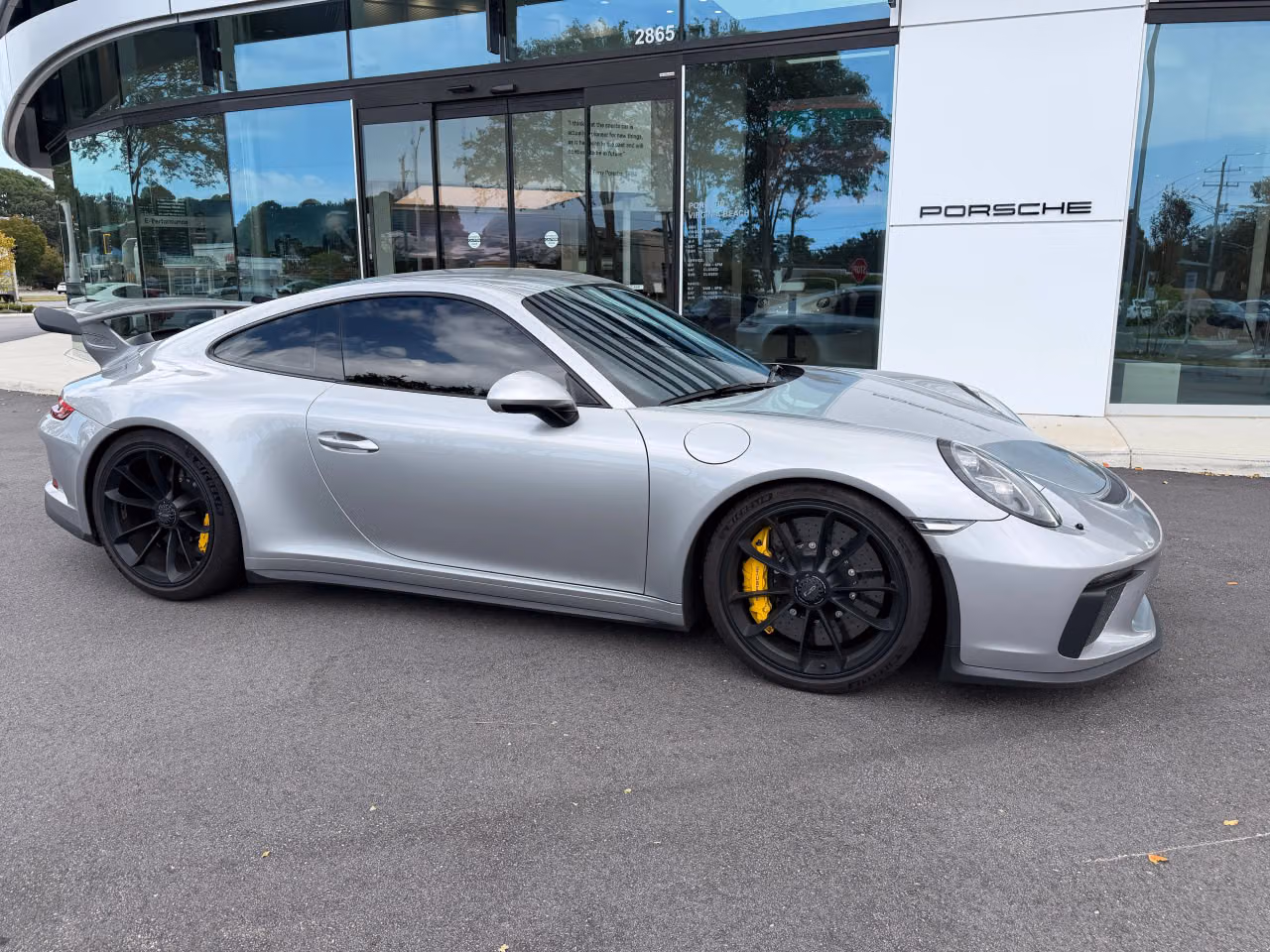 
           
        2018 Porsche 911