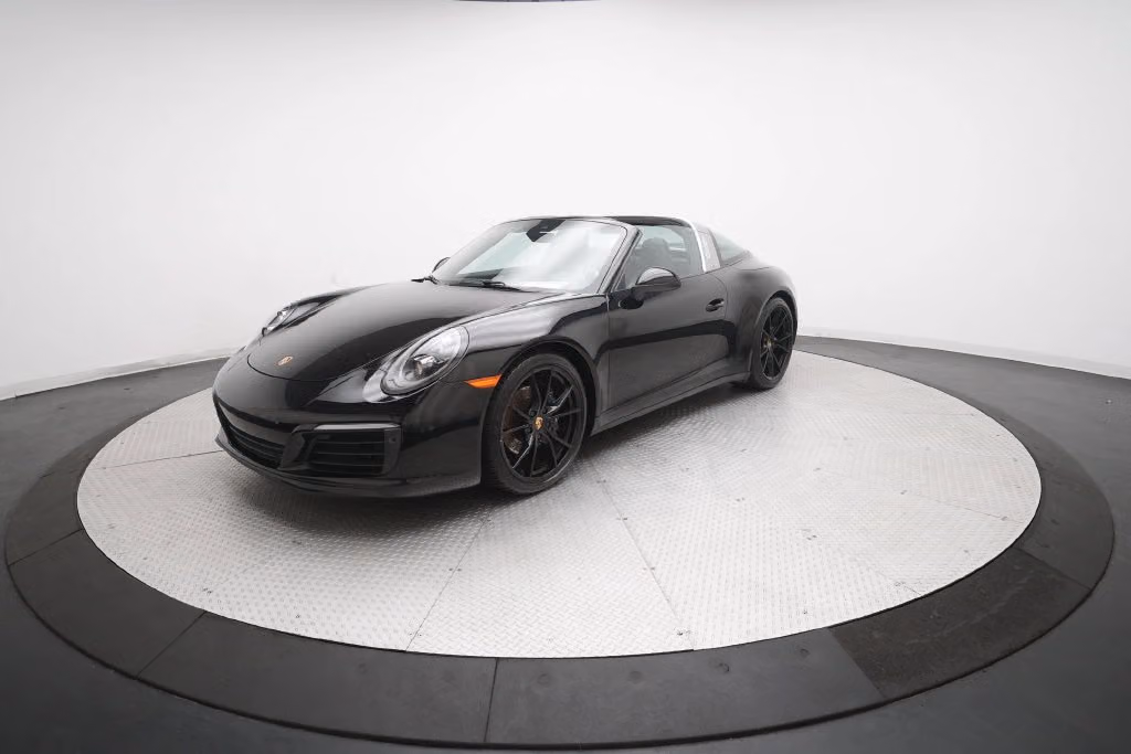 
           
        2019 Porsche 911