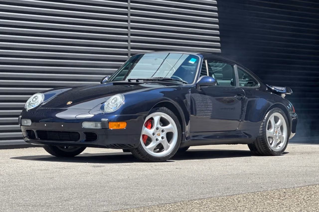 
           
        1996 Porsche 911