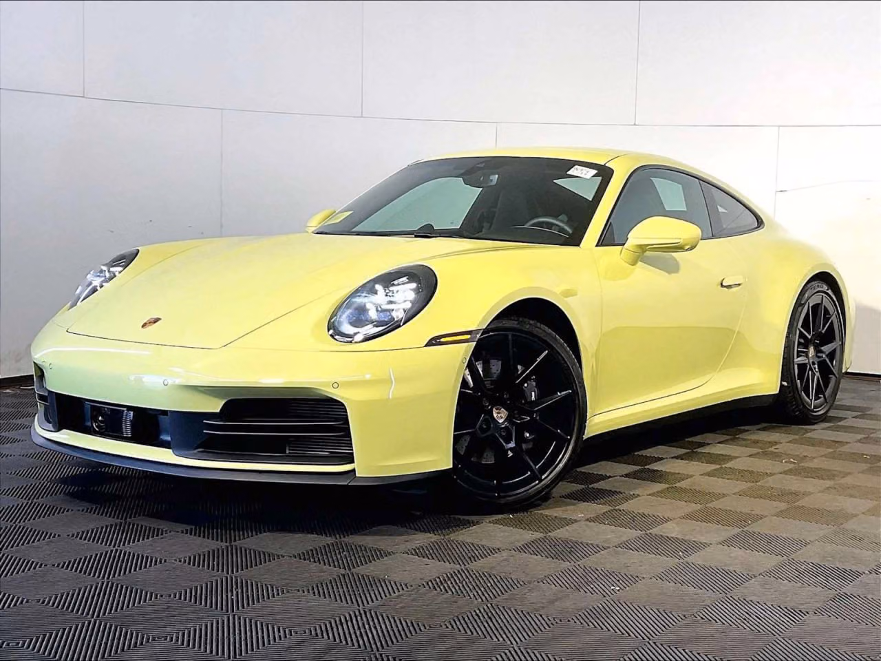 
           
        2025 Porsche 911