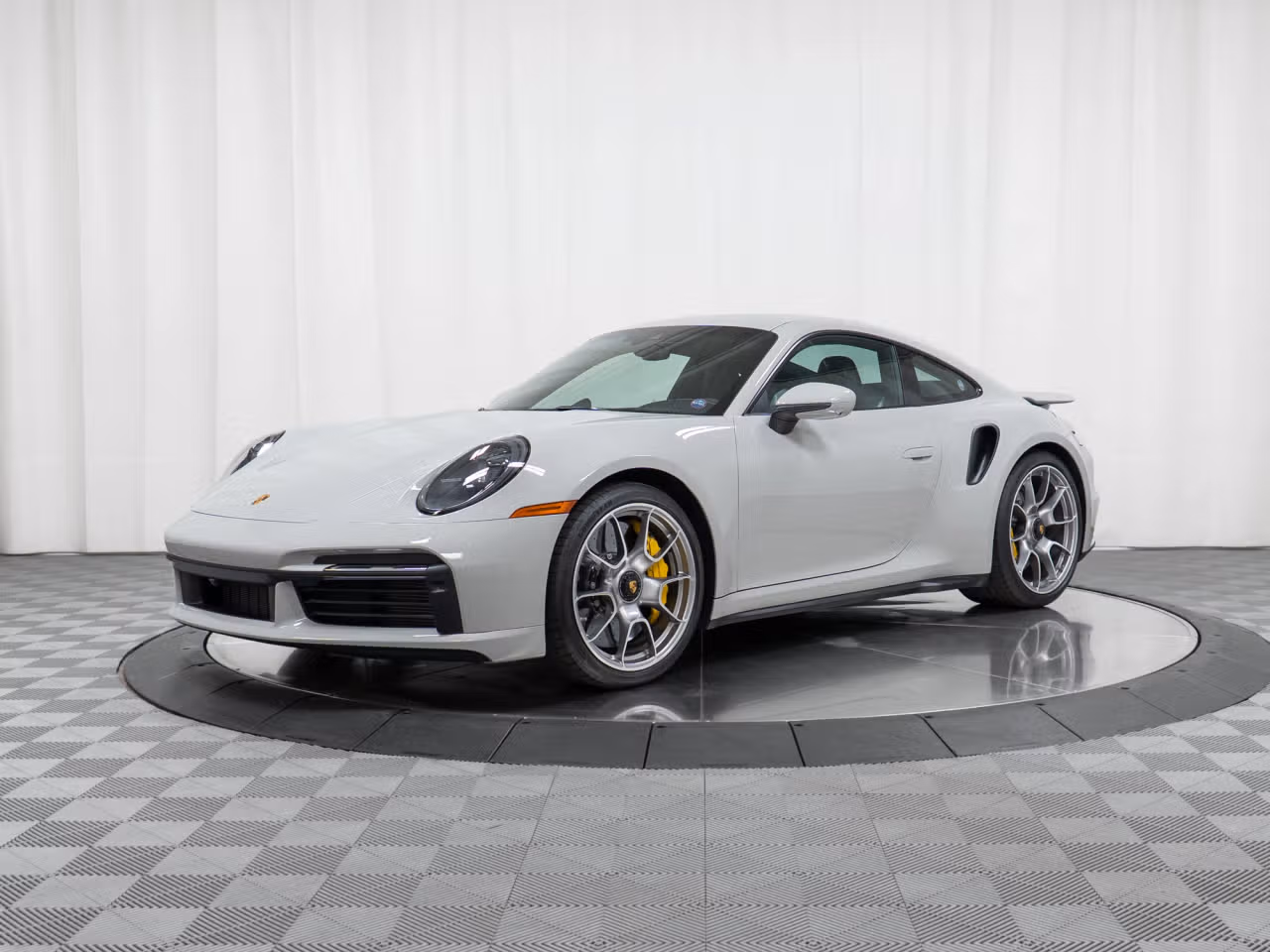 
           
        2025 Porsche 911