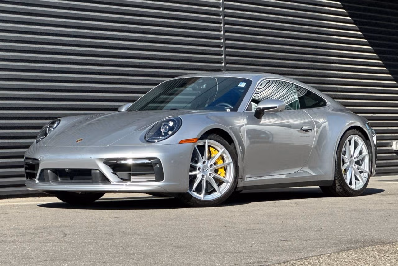 
           
        2024 Porsche 911