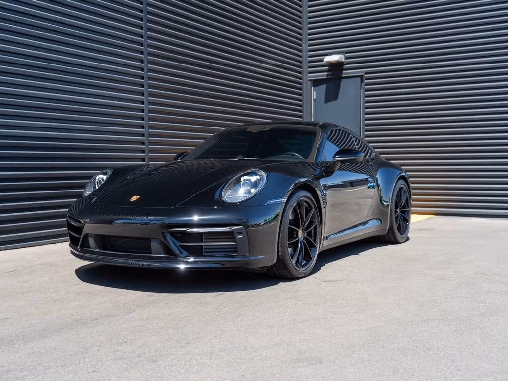 
           
        2024 Porsche 911