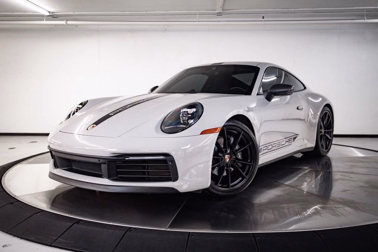 
           
        2024 Porsche 911