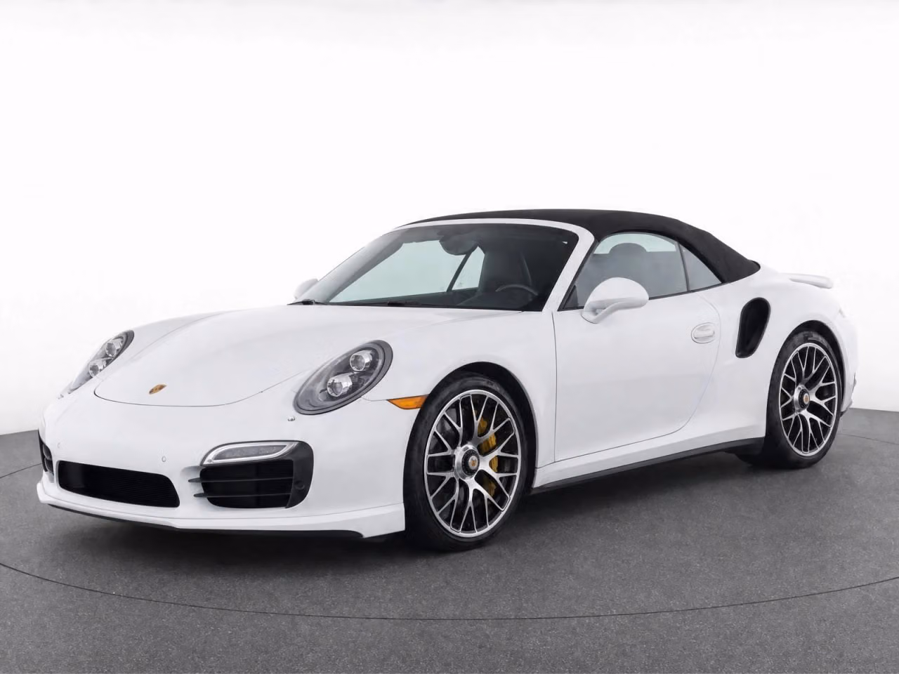 
           
        2015 Porsche 911